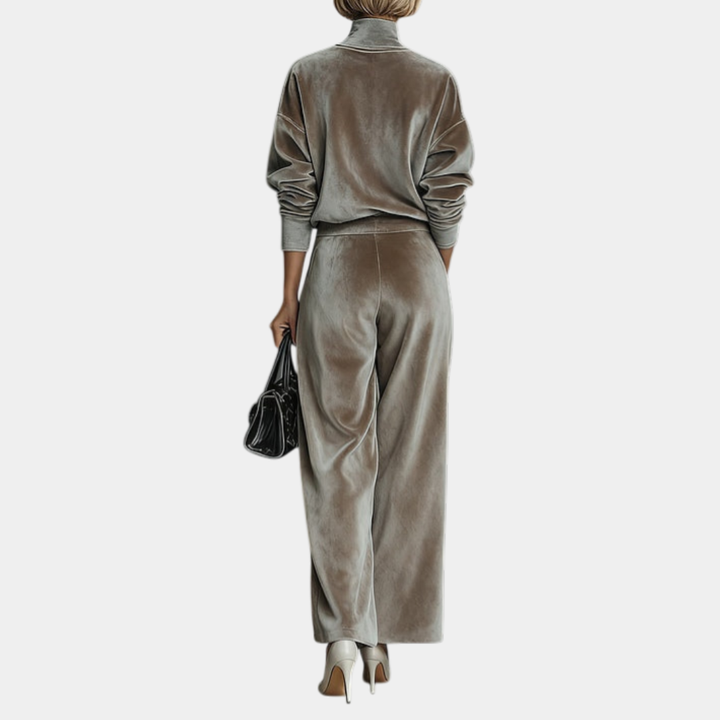 Aurélie  - Casual velours set met hoge kraag voor dames