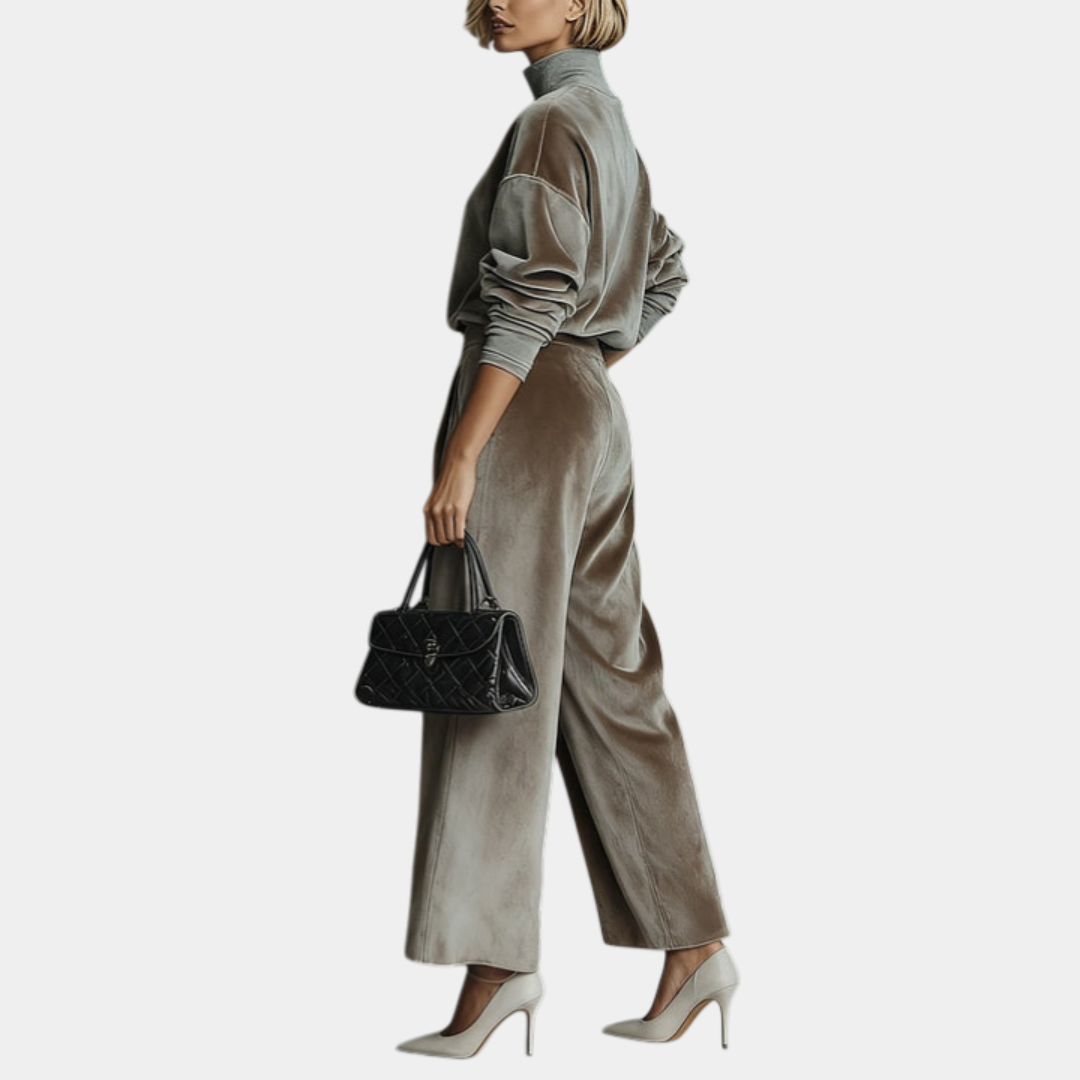 Aurélie  - Casual velours set met hoge kraag voor dames