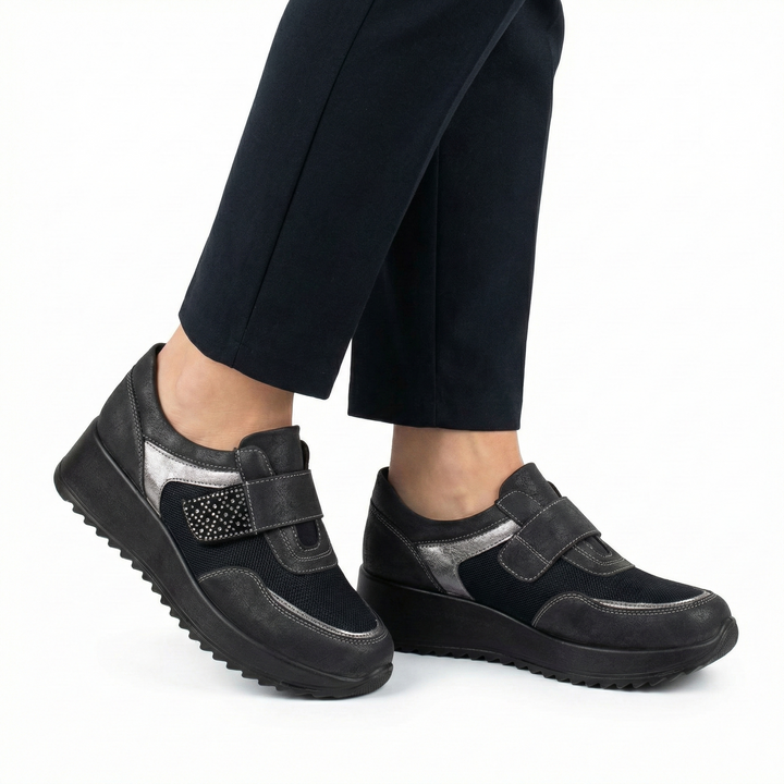 "April - Comfortabele Schoen voor Dames" can be rewritten as "April Comfortabele Schoen voor Dames".