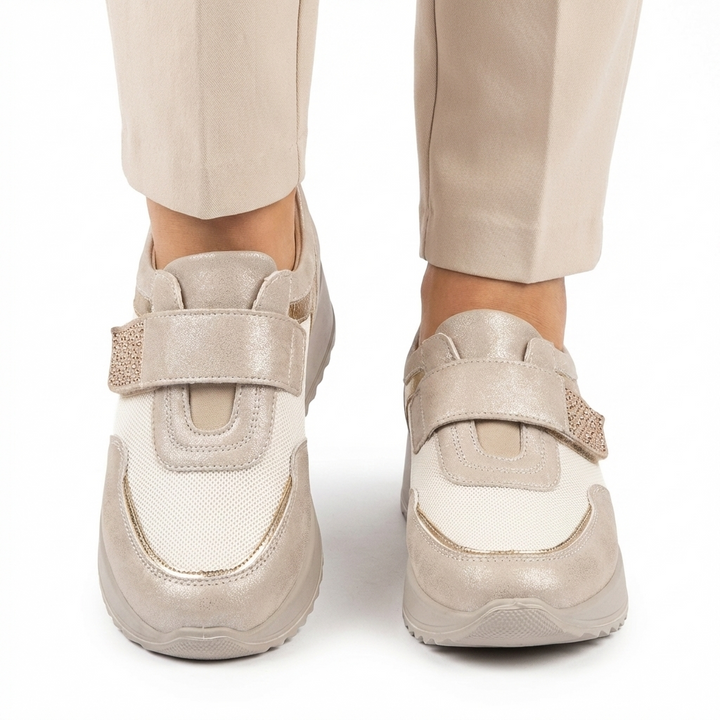 "April - Comfortabele Schoen voor Dames" can be rewritten as "April Comfortabele Schoen voor Dames".