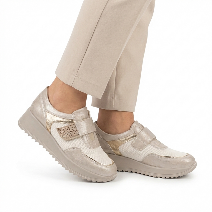 "April - Comfortabele Schoen voor Dames" can be rewritten as "April Comfortabele Schoen voor Dames".
