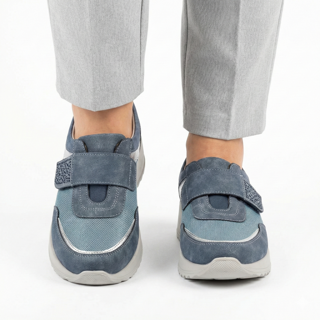 "April - Comfortabele Schoen voor Dames" can be rewritten as "April Comfortabele Schoen voor Dames".