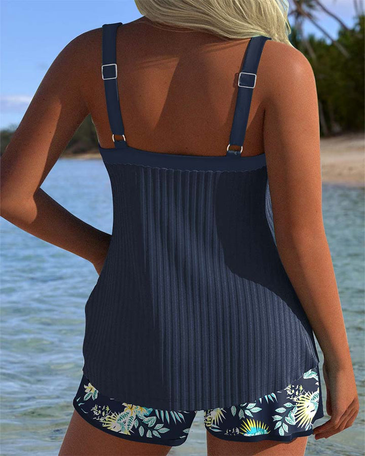 Lana - Gestreepte tankini met strandshort in twee delen